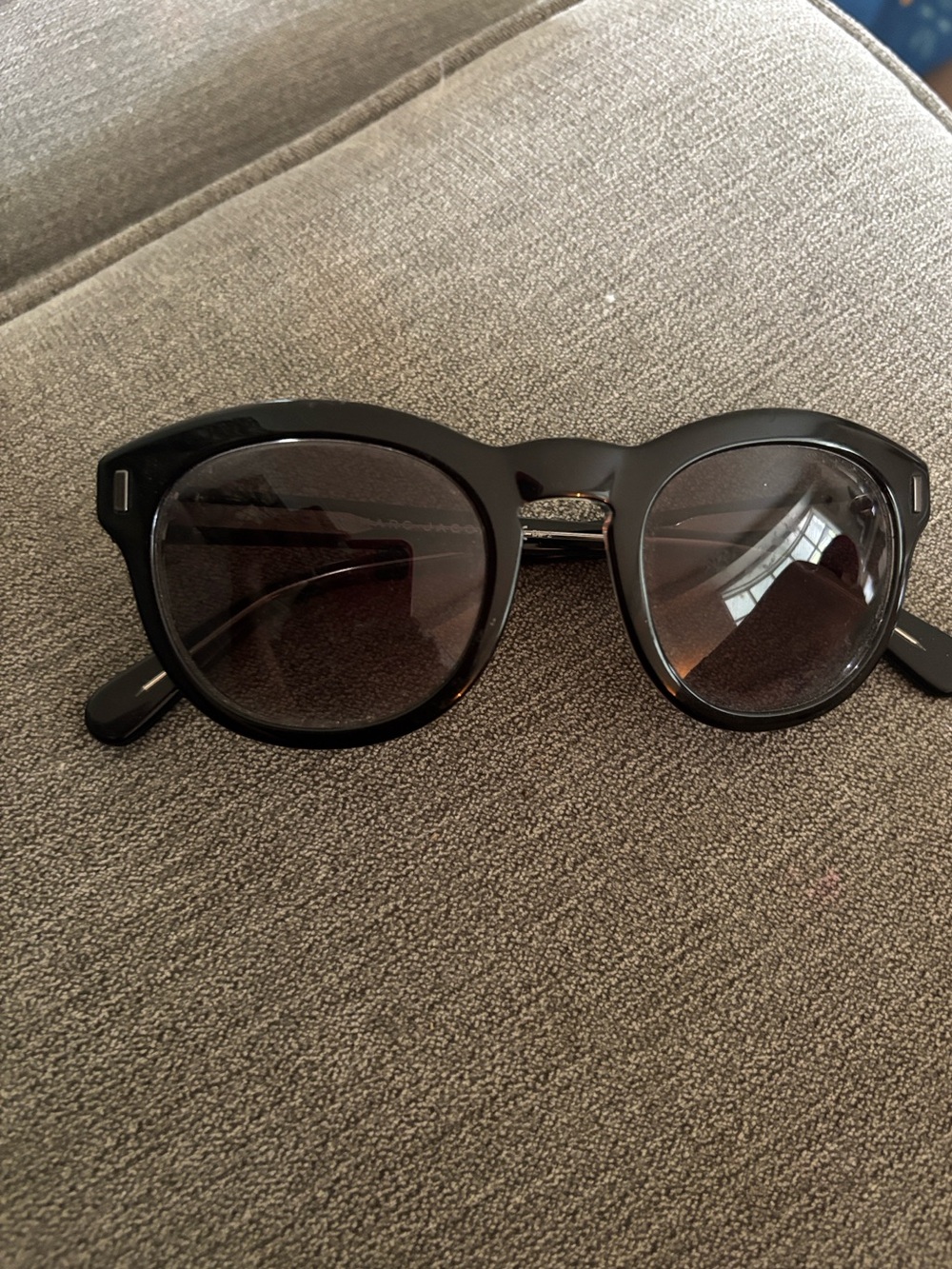 Marc by Marc Jacob’s sunglasses model MMJ 433/S